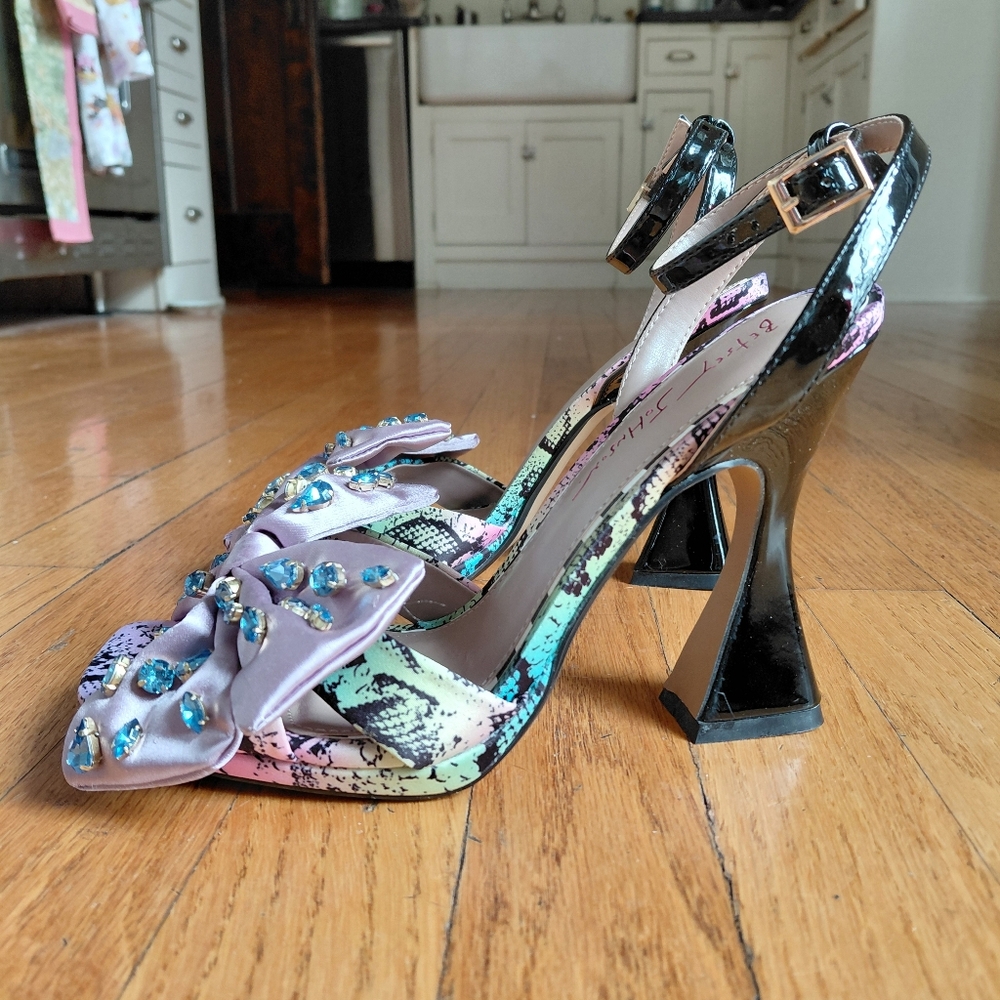 BETSEY JOHNSON Womens Purple Mixed Media Gem Bow Loise Square Toe Sandals ๐ - Picture 2 of 10